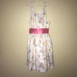 Beautiful Girls Spring/Summer Dress! 💐